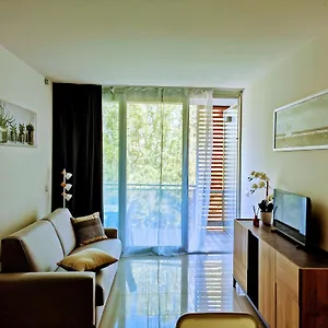 Appartamento Mare45 - 10 Minutes Walk From The With One Private Ombrella And Two Sun-beds, Eraclea Mare